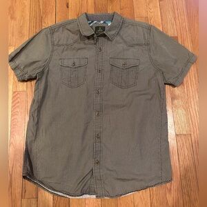 Men’s Prana short sleeve button up; dark brown with light brown dots; medium‎